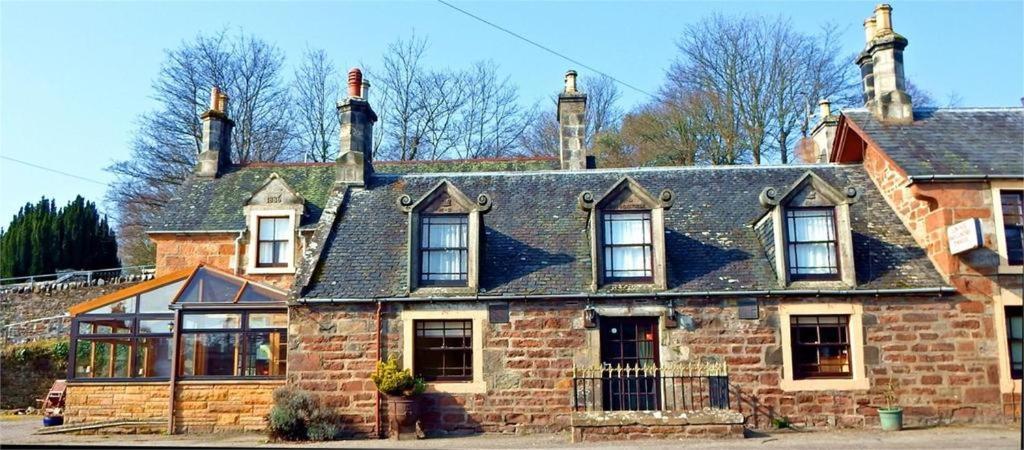 The Ben Bhraggie Inn Golspie Exterior foto